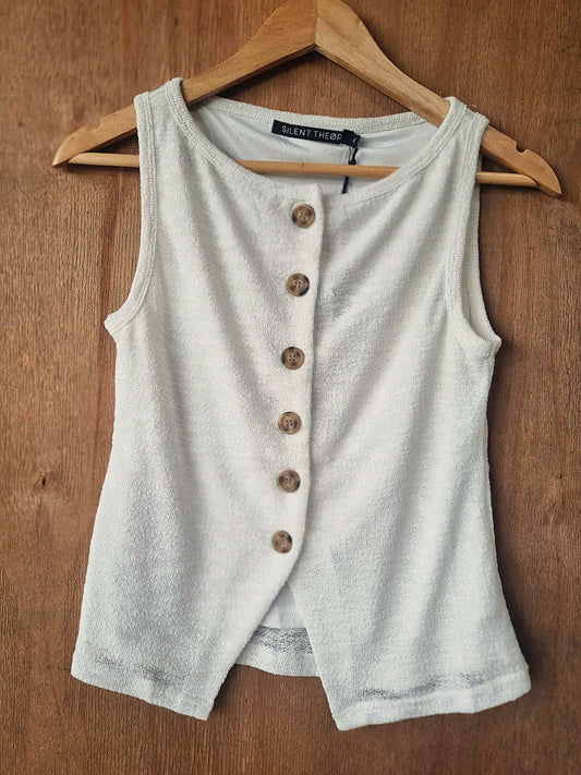SILENT THEORY Leonie Vest White