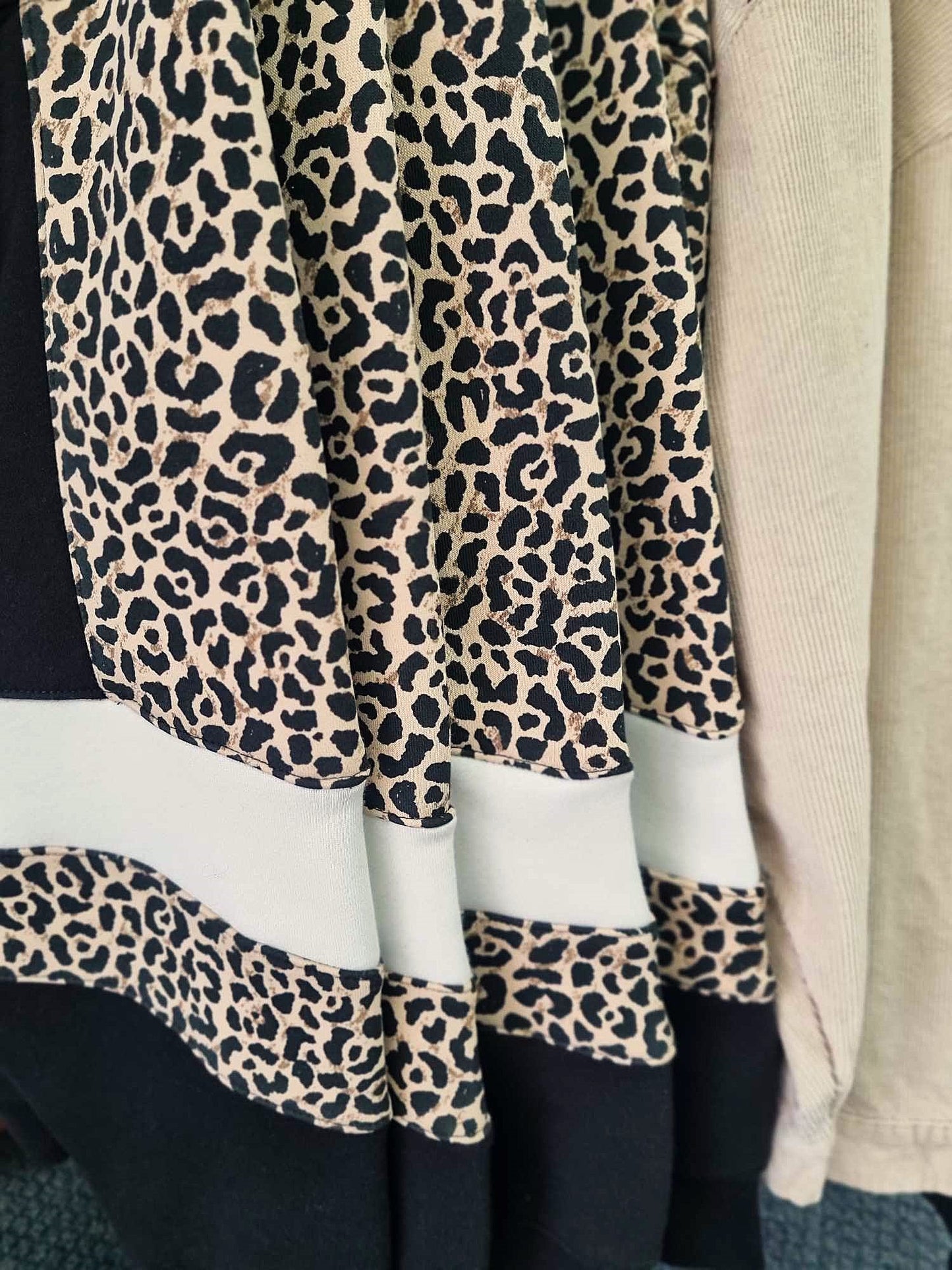 ALL ABOUT EVE Savannah Oversized Crew Black