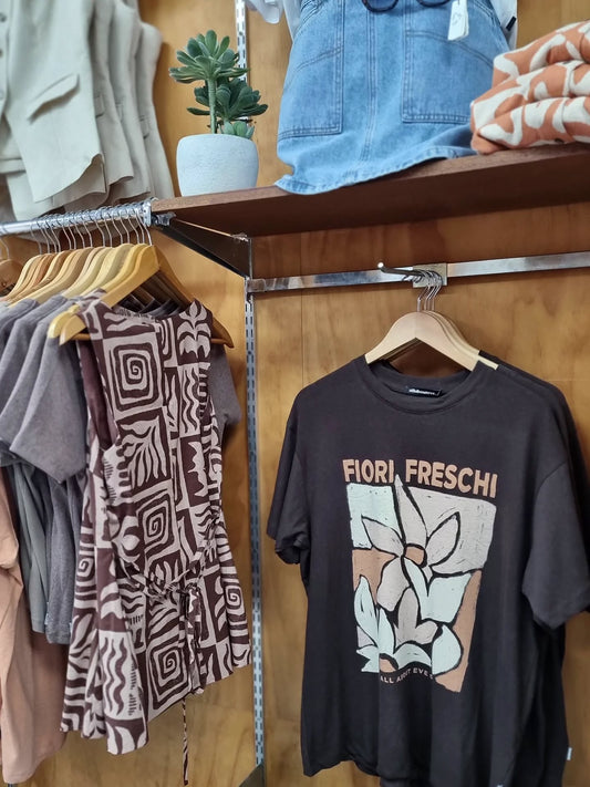 ALL ABOUT EVE Fiori Freschi Relaxed Tee Chocolate Brown