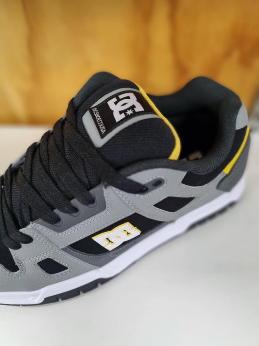 DC SHOES Stag Skate Shoes Grey/Yellow