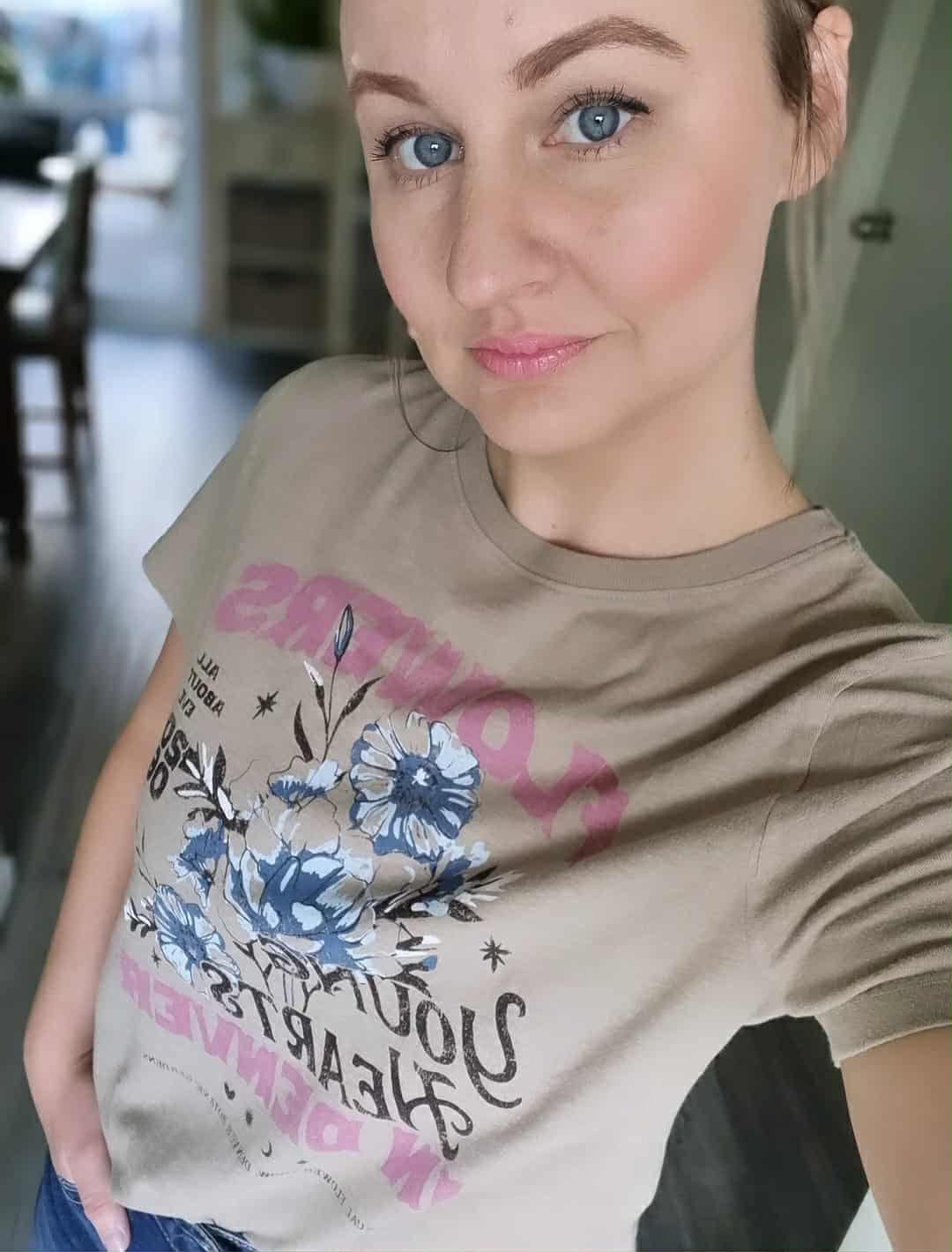ALL ABOUT EVE Young Hearts Tee Stone