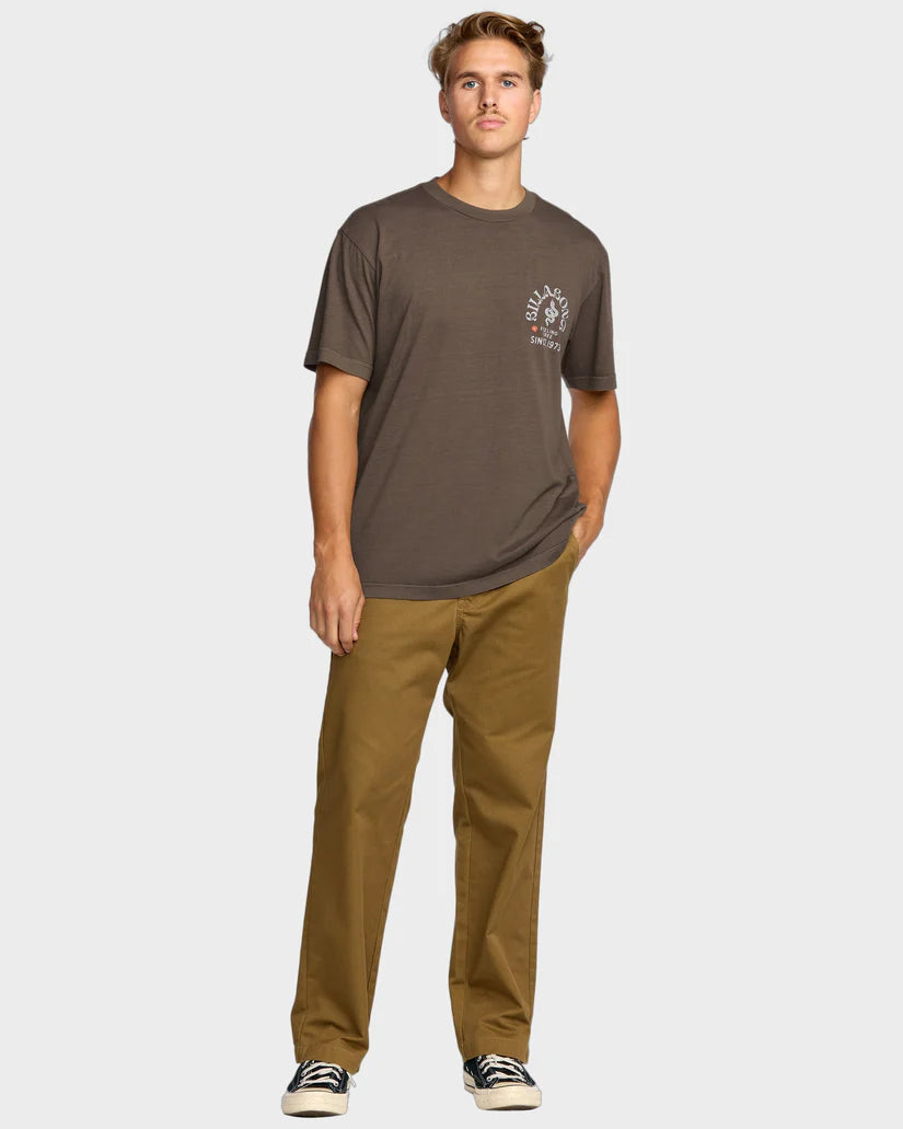BILLABONG Coiled Premium Tee Dark Brown Wash