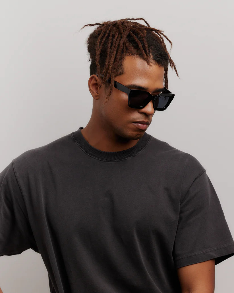 REALITY EYEWEAR Onassis Black Sunglass