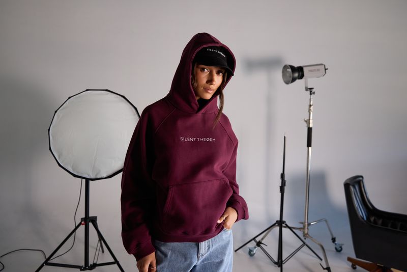 SILENT THEORY Logo Hoodie Cherry