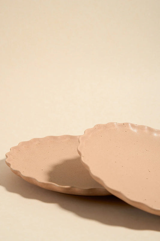 WILLOW + MAE Wavey Edge Pink Speckle Set of 2 Plate Set