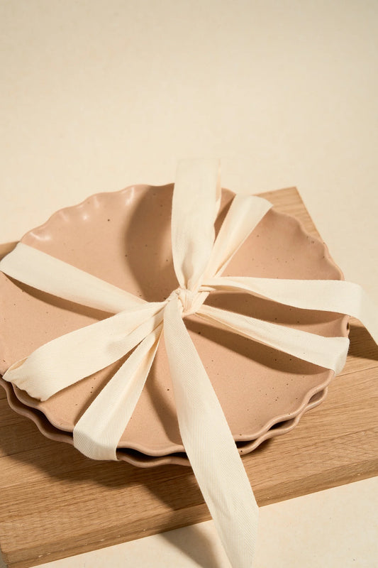 WILLOW + MAE Wavey Edge Pink Speckle Set of 2 Plate Set