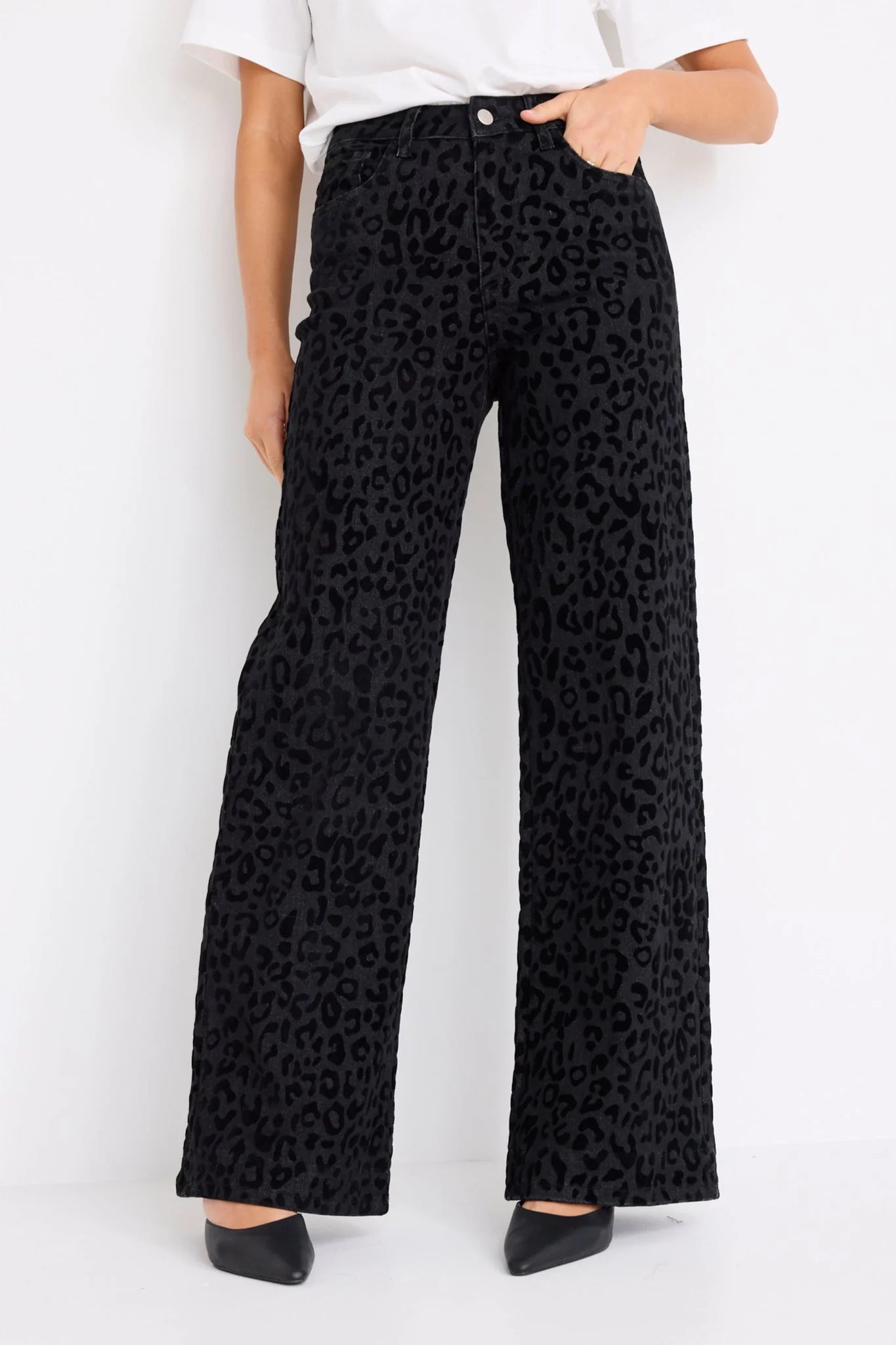 STORIES BE TOLD Belmont Animal Wide Leg Jean Black