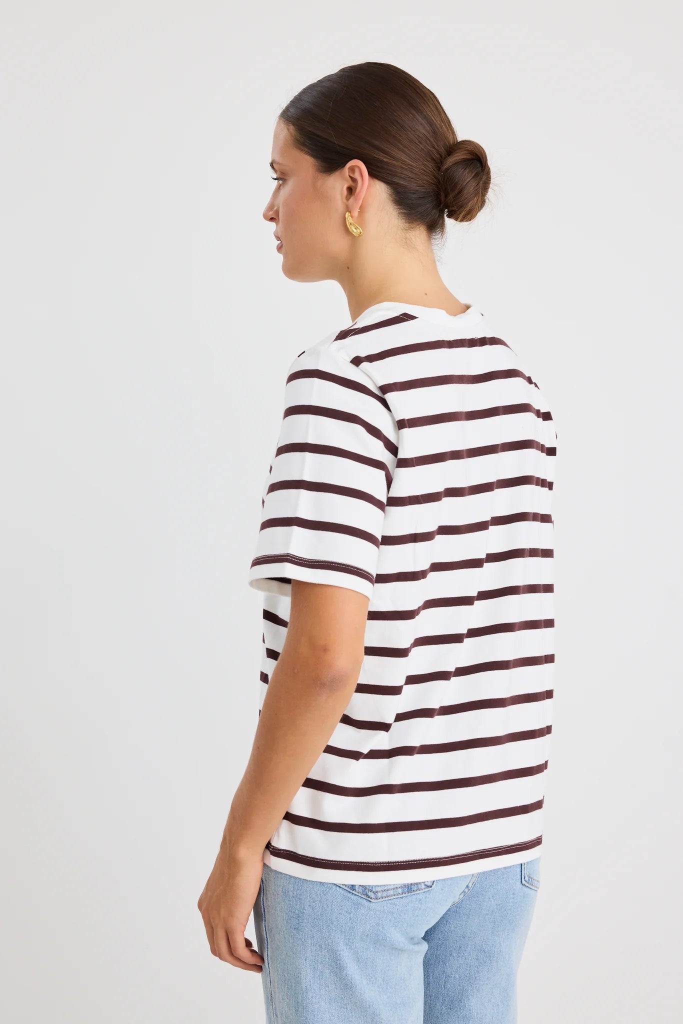REUNION LABEL Binding Chocolate White Stripe Tee