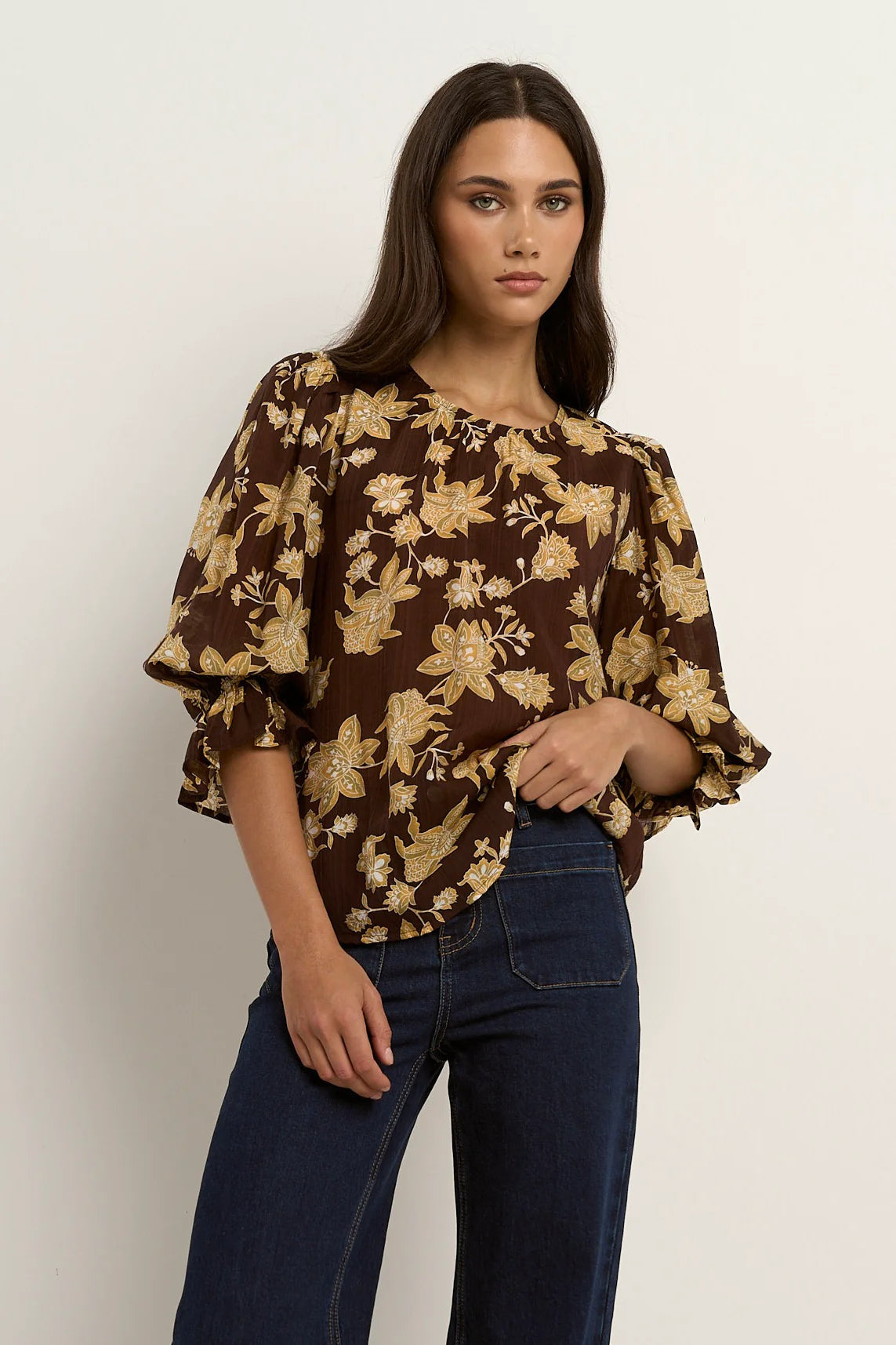 IVY+JACK Candid Chocolate Floral Frlll Sleeve Crew Neck Top
