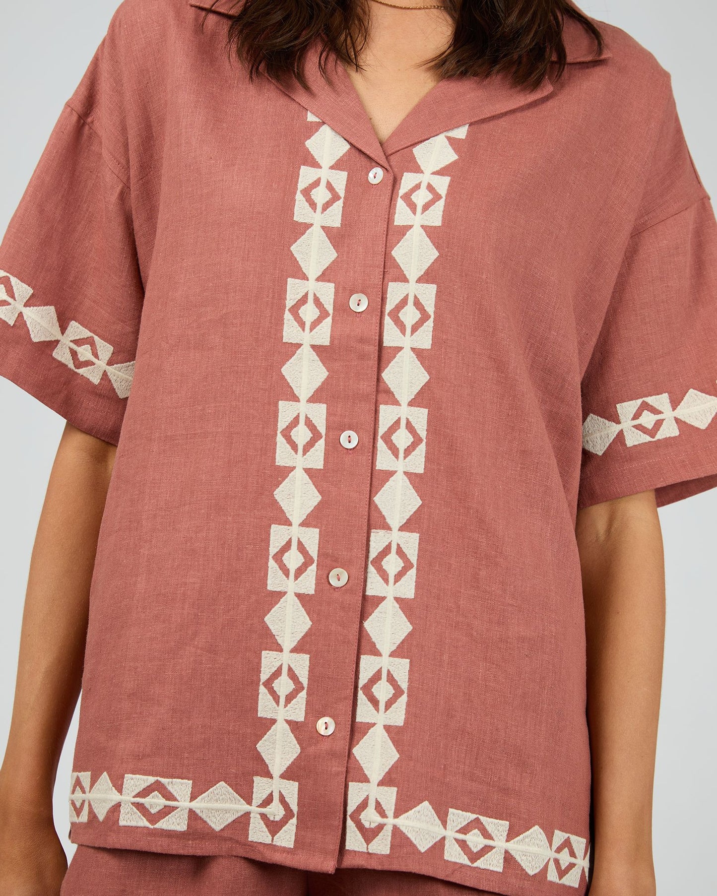 Silent Theory Capri Shirt Clay