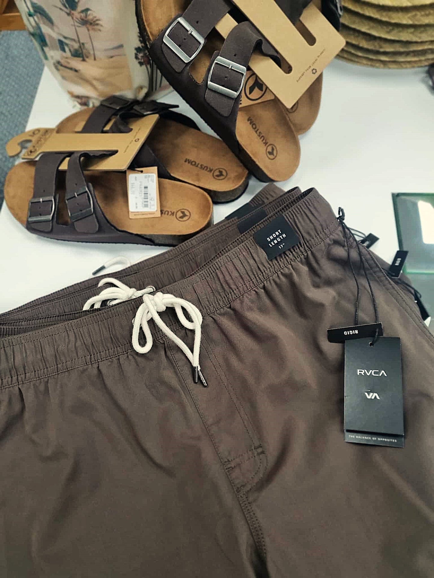 RVCA Opposites Elasitc Short Brown