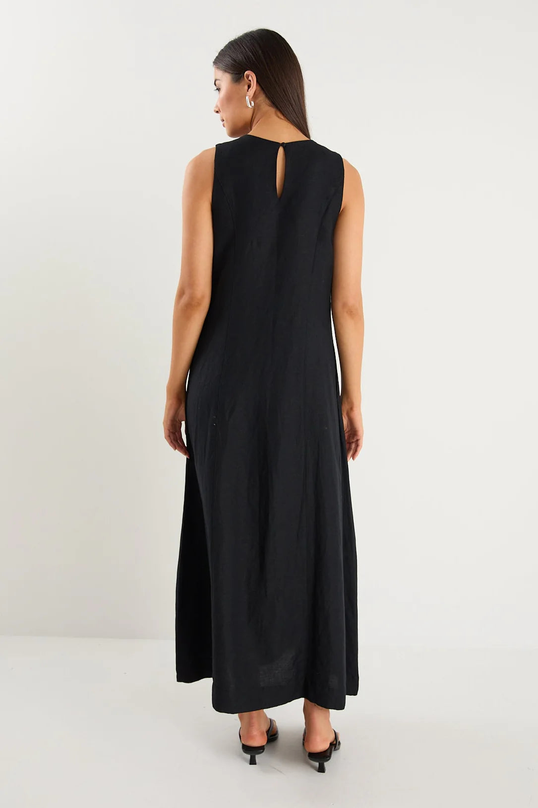 REUNION Easygoing Black Linen Sleeveless Dress