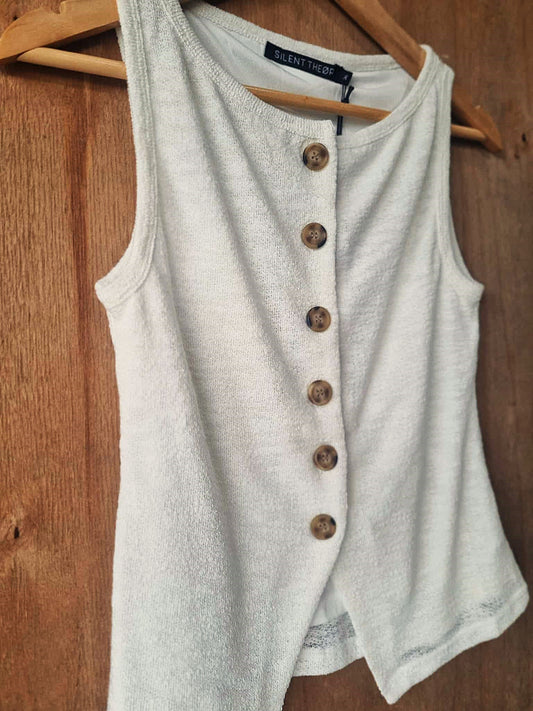 SILENT THEORY Leonie Vest White