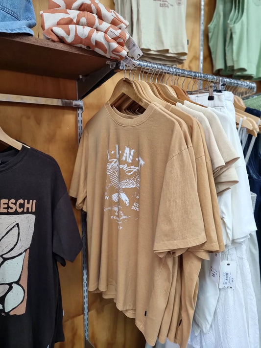 SILENT THEORY Flying Free Tee Tea