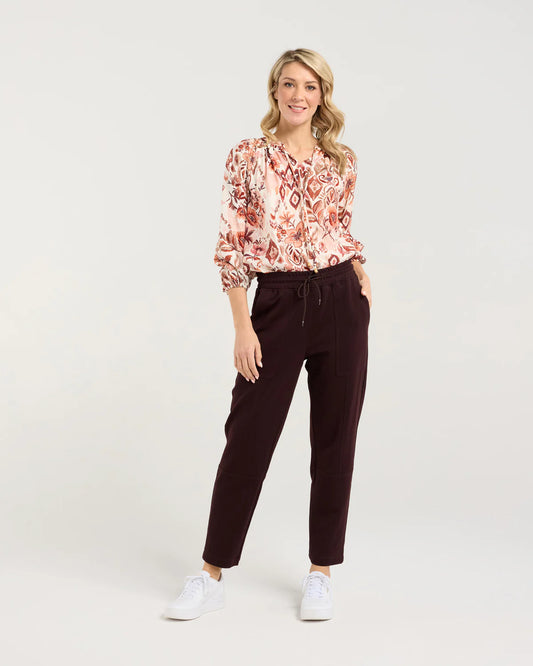 BLACKSTONE Greenwich Panelled Pant Raisin