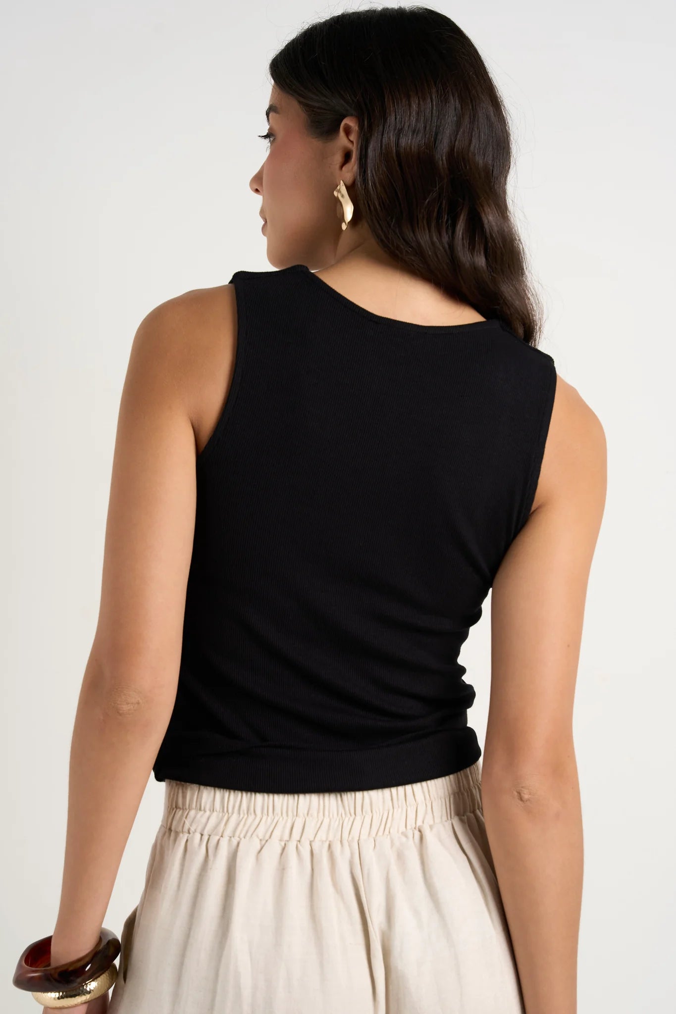 AMONG THE BRAVE Positive Black Rib Square Tank Black