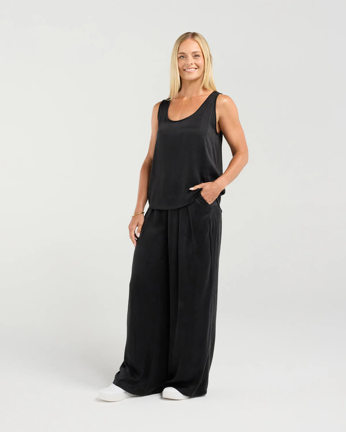 BLACKSTONE Tiffany Bemberg Tank Black