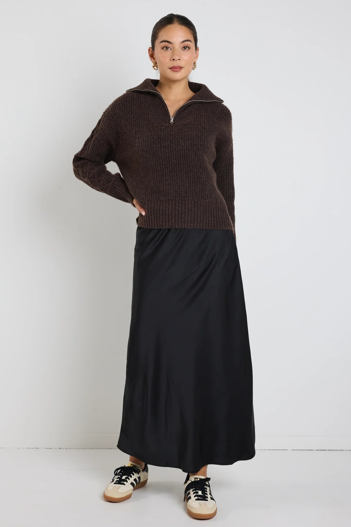 STORIES BE TOLD Trinket Cable Knit Chocolate