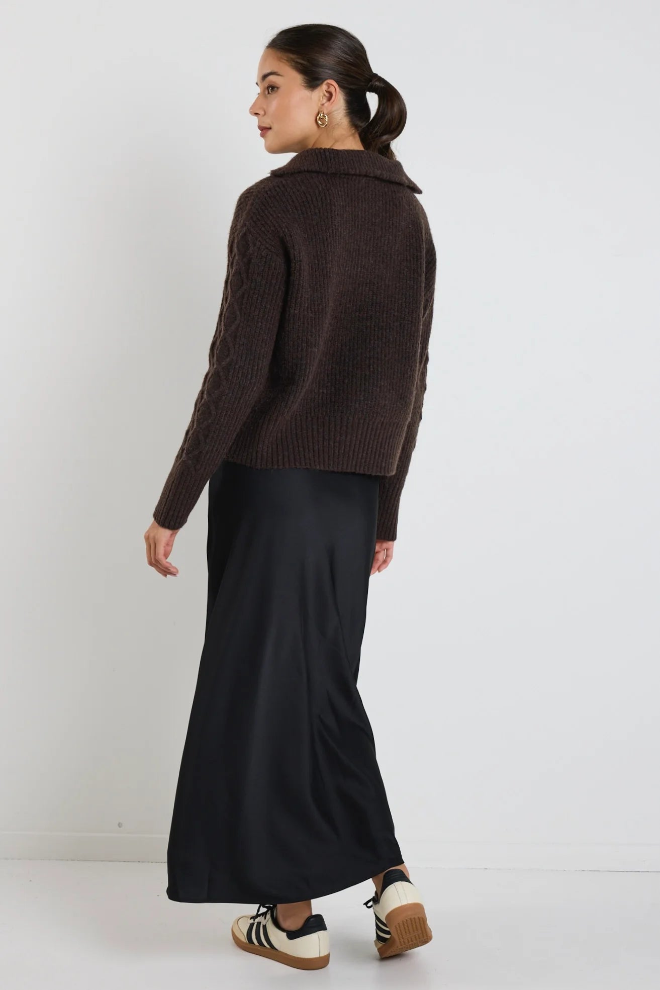 STORIES BE TOLD Trinket Cable Knit Chocolate