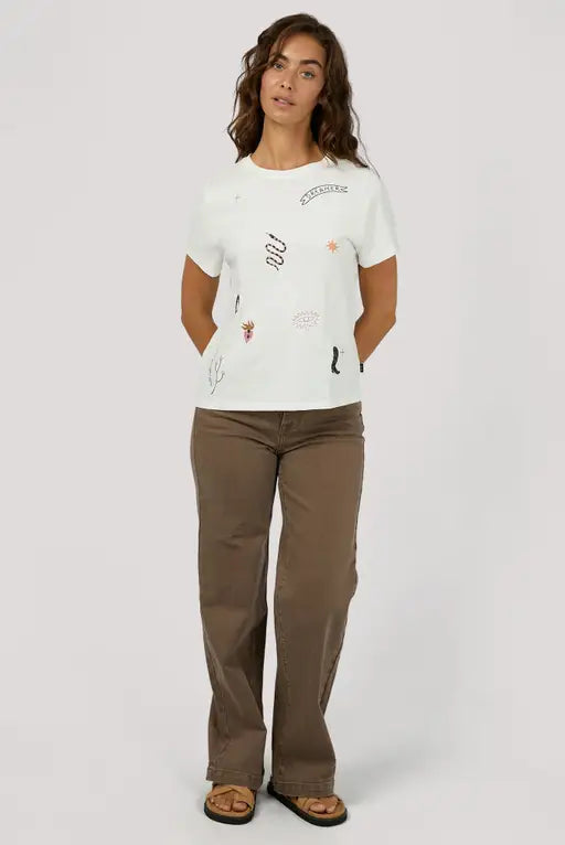 ALL ABOUT EVE Western Dreamer Regular Tee Vintage White