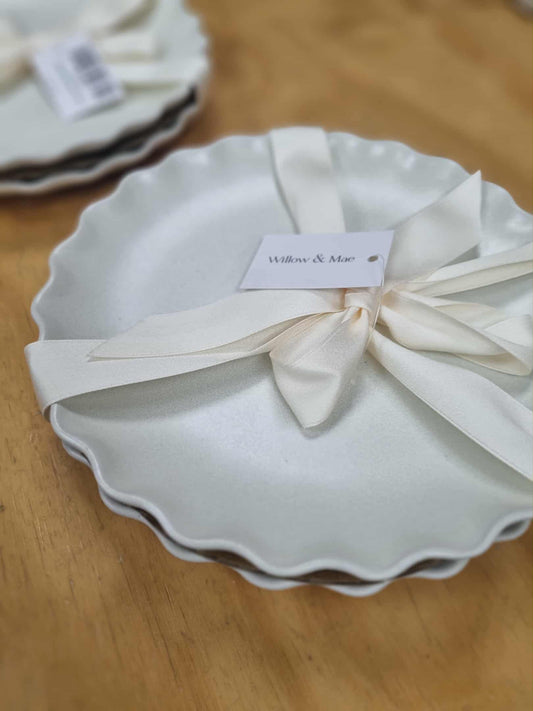 WILLOW+MAE Wavey Edge White Set of 2 Plates