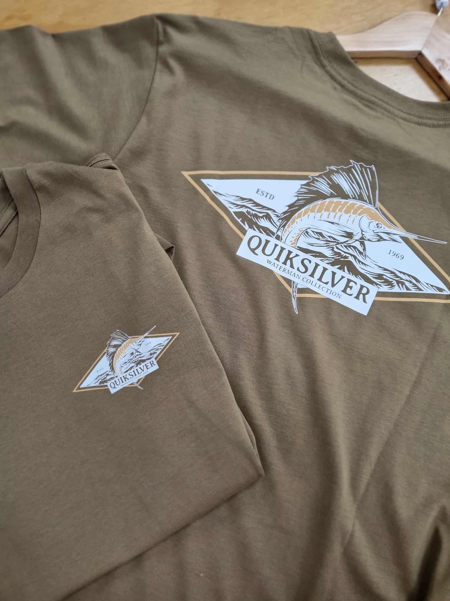 QUIKSILVER Rough Seas Tee Tabacco Brown