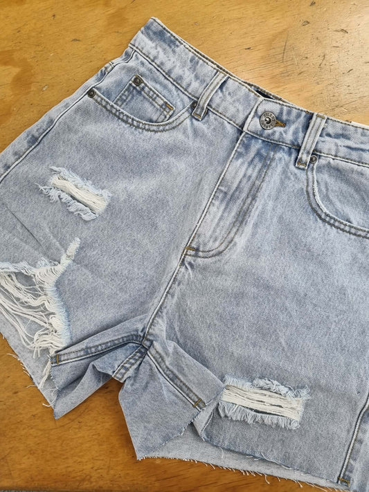 SILENT THEORY Kyia Short Destroyed Light Blue Denim