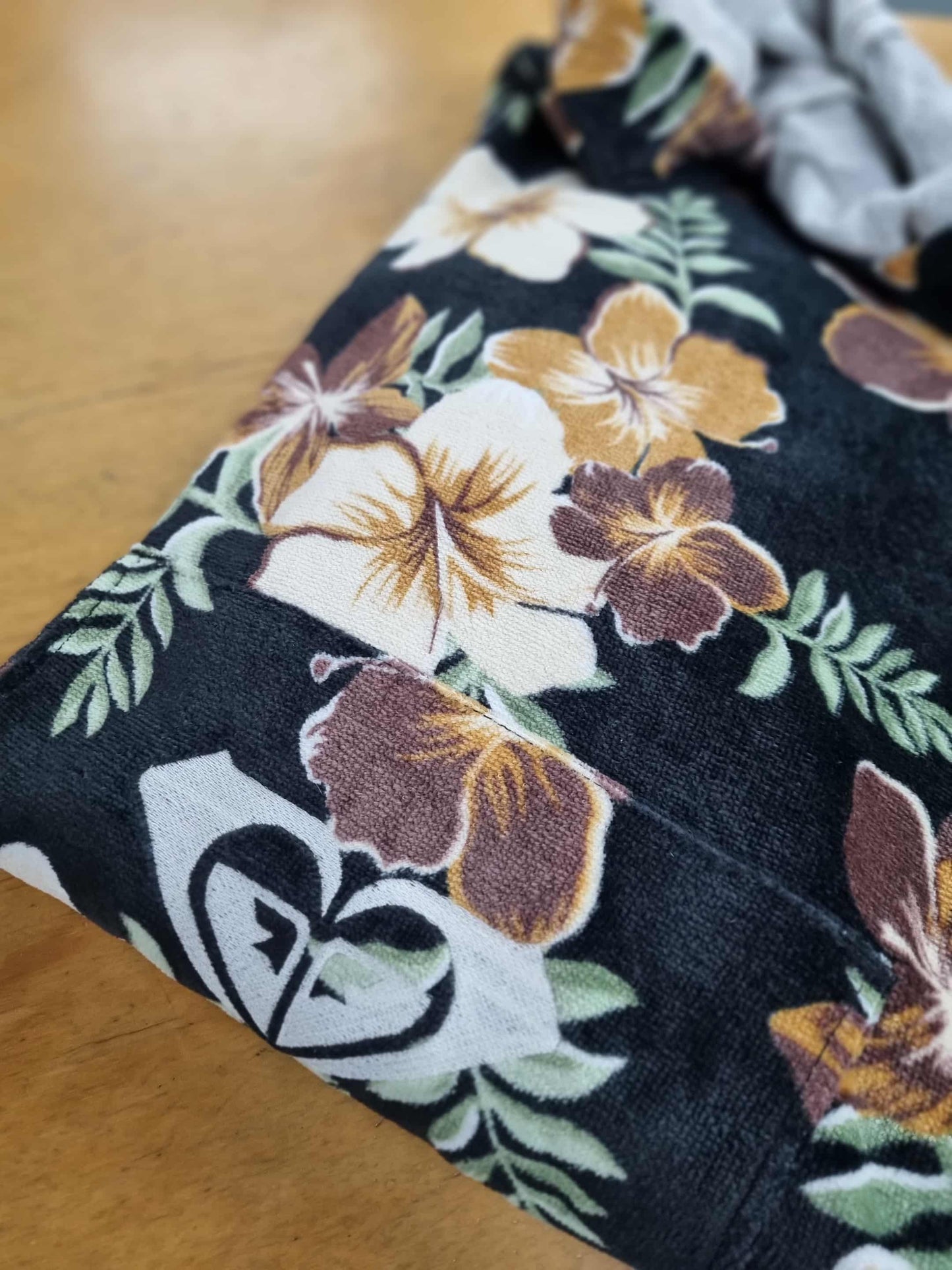 ROXY Womens Stay Magical Printed Hooded Towel Black Floral