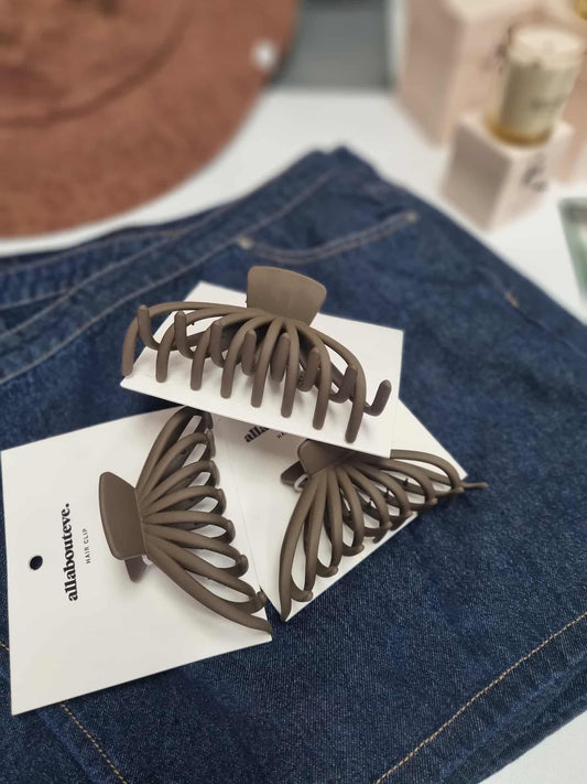 ALL ABOUT EVE Keely Hair Clip Chocolate