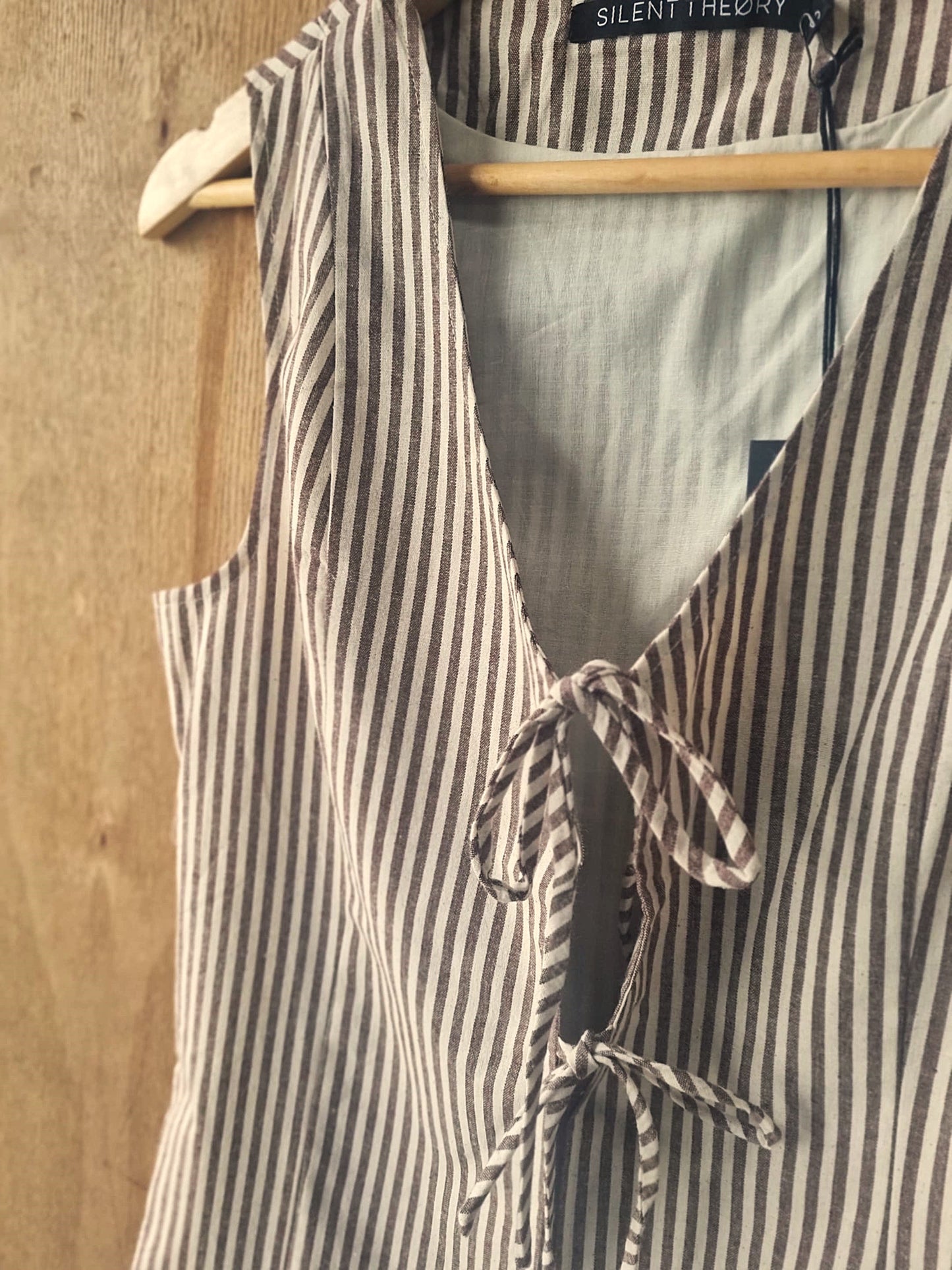 SILENT THEORY Sunday Tie Top Chocolate Stripe