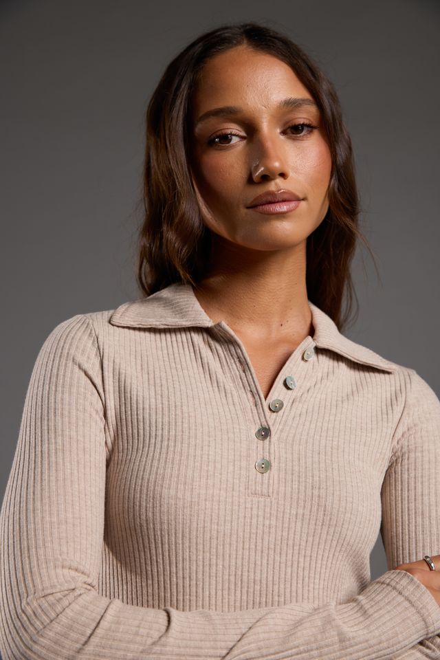 SILENT THEORY Aria Knit Long Sleeve Top Oat