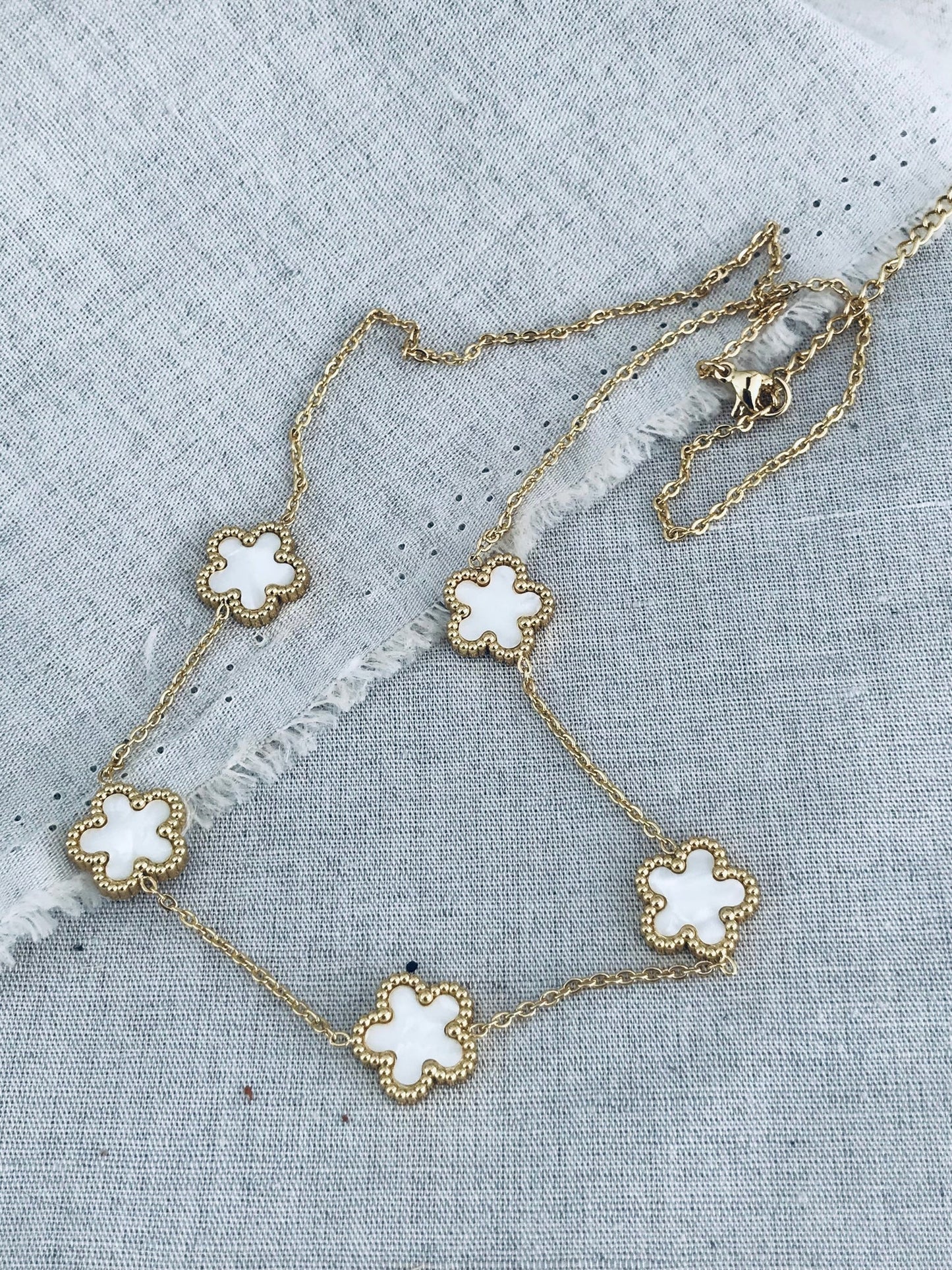 TWIGG JEWELLERY Clover Necklace Pearl