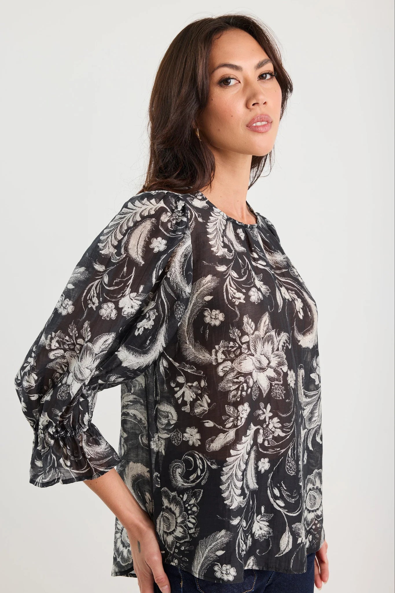 IVY+JACK Briefly Scrolling Foliage Frill Sleeve Crew Neck Top Black