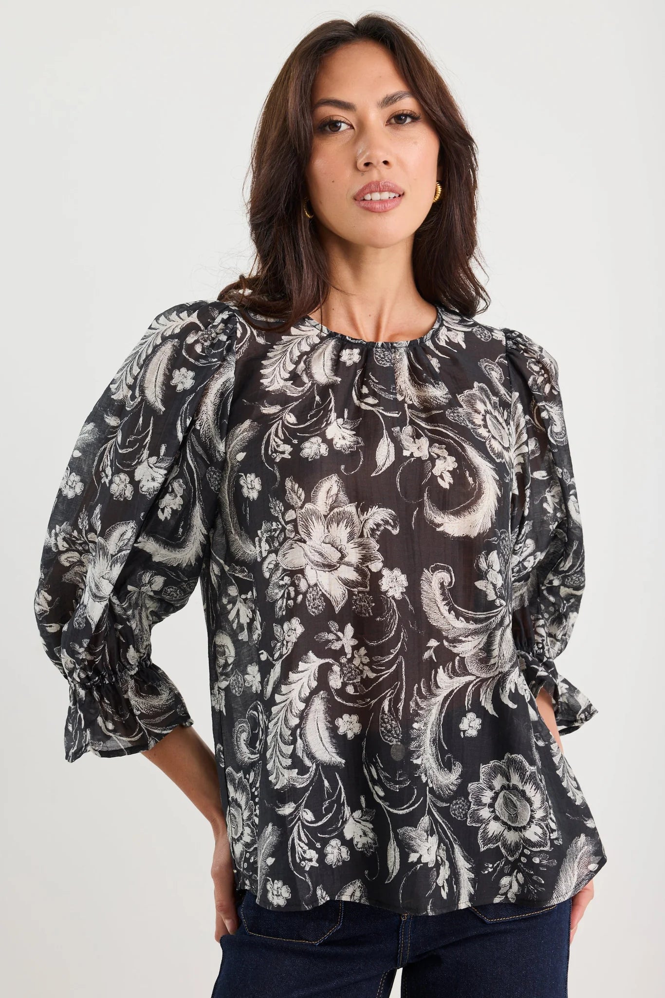 IVY+JACK Briefly Scrolling Foliage Frill Sleeve Crew Neck Top Black