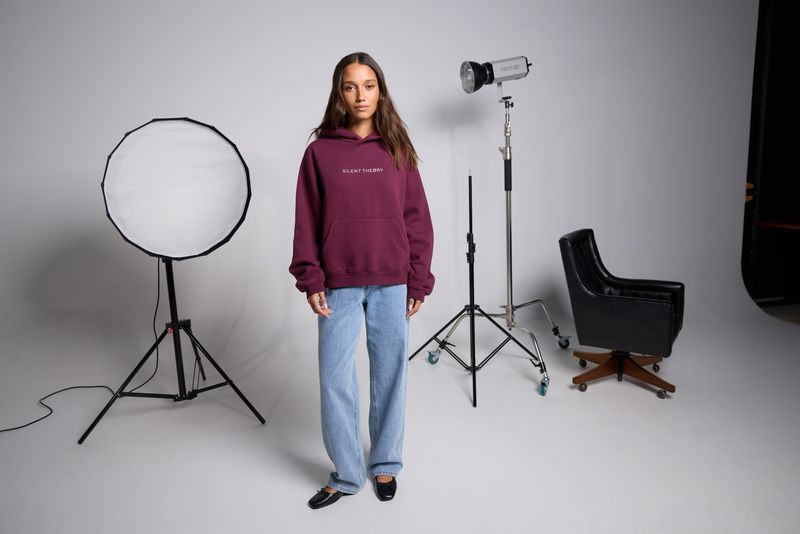 SILENT THEORY Logo Hoodie Cherry