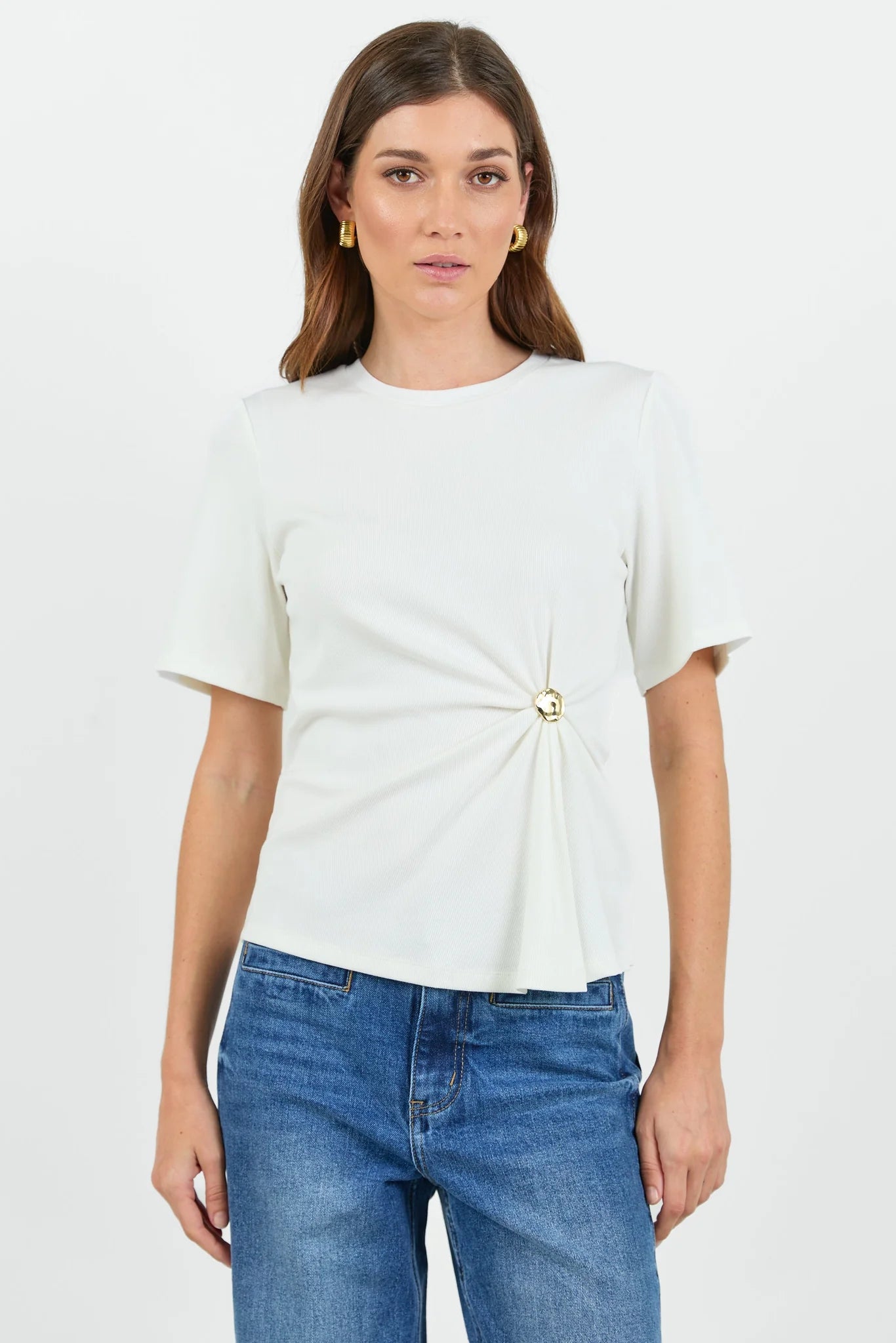STORIES BE TOLD Helm White Waist Buckle Short Sleeve Tee