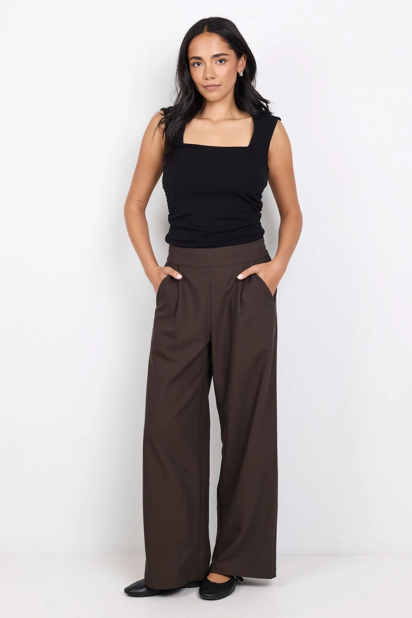 AMONG THE BRAVE Instinctive PETITE LENGTH Wide Elastic Pant Chocolate