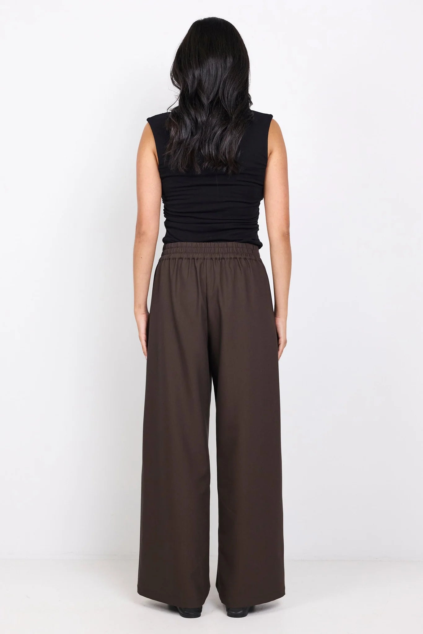 AMONG THE BRAVE Instinctive PETITE LENGTH Wide Elastic Pant Chocolate