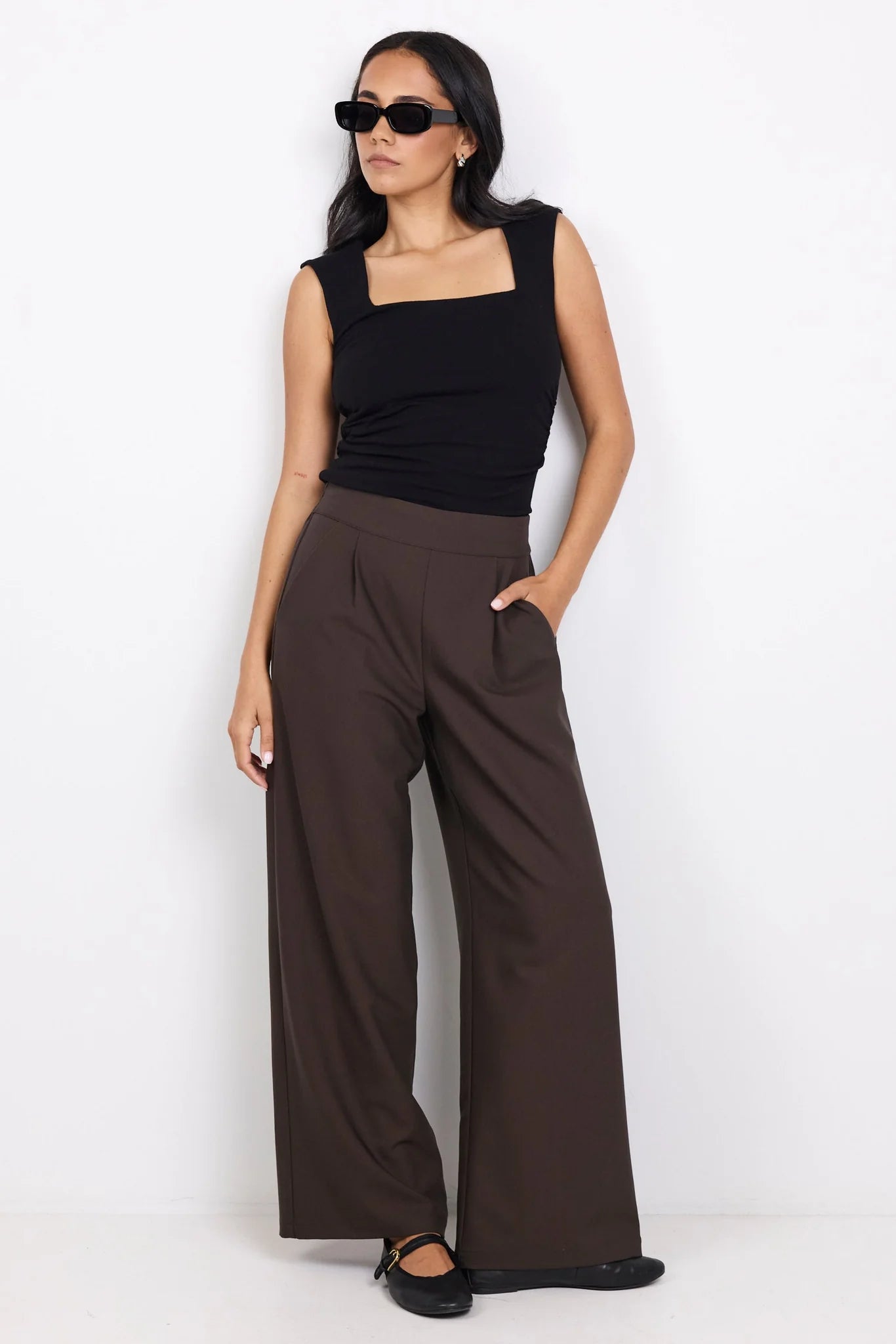 AMONG THE BRAVE Instinctive PETITE LENGTH Wide Elastic Pant Chocolate