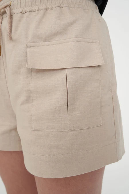 HUFFER Lin-In Skipper Short Natural