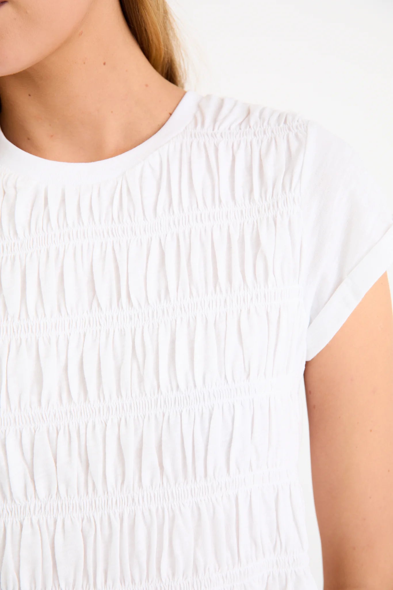 STORIES BE TOLD Neat White Slub Shirred Tee