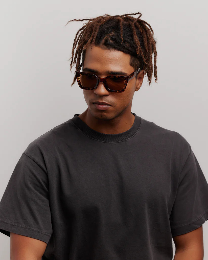 REALITY EYEWEAR Onassis Honey Turtle Sunglass