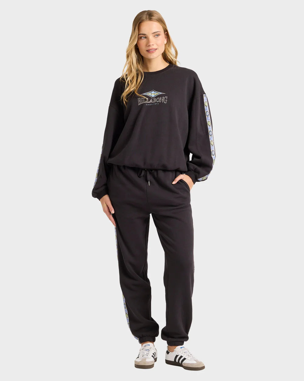 BILLABONG Swipe Right Kendall Crew Neck Sweatshirt Washed Black