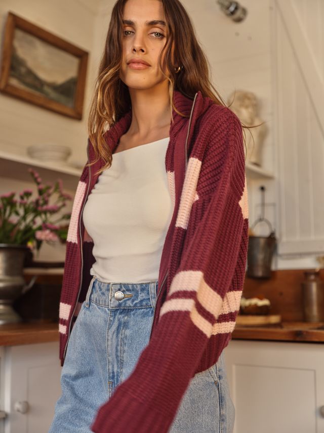 ALL ABOUT EVE Aida Knit Zip Thru Wine/Pink
