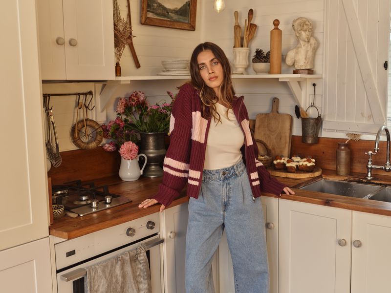 ALL ABOUT EVE Aida Knit Zip Thru Wine/Pink