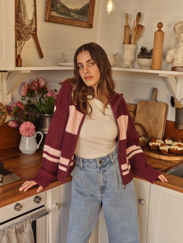 ALL ABOUT EVE Aida Knit Zip Thru Wine/Pink