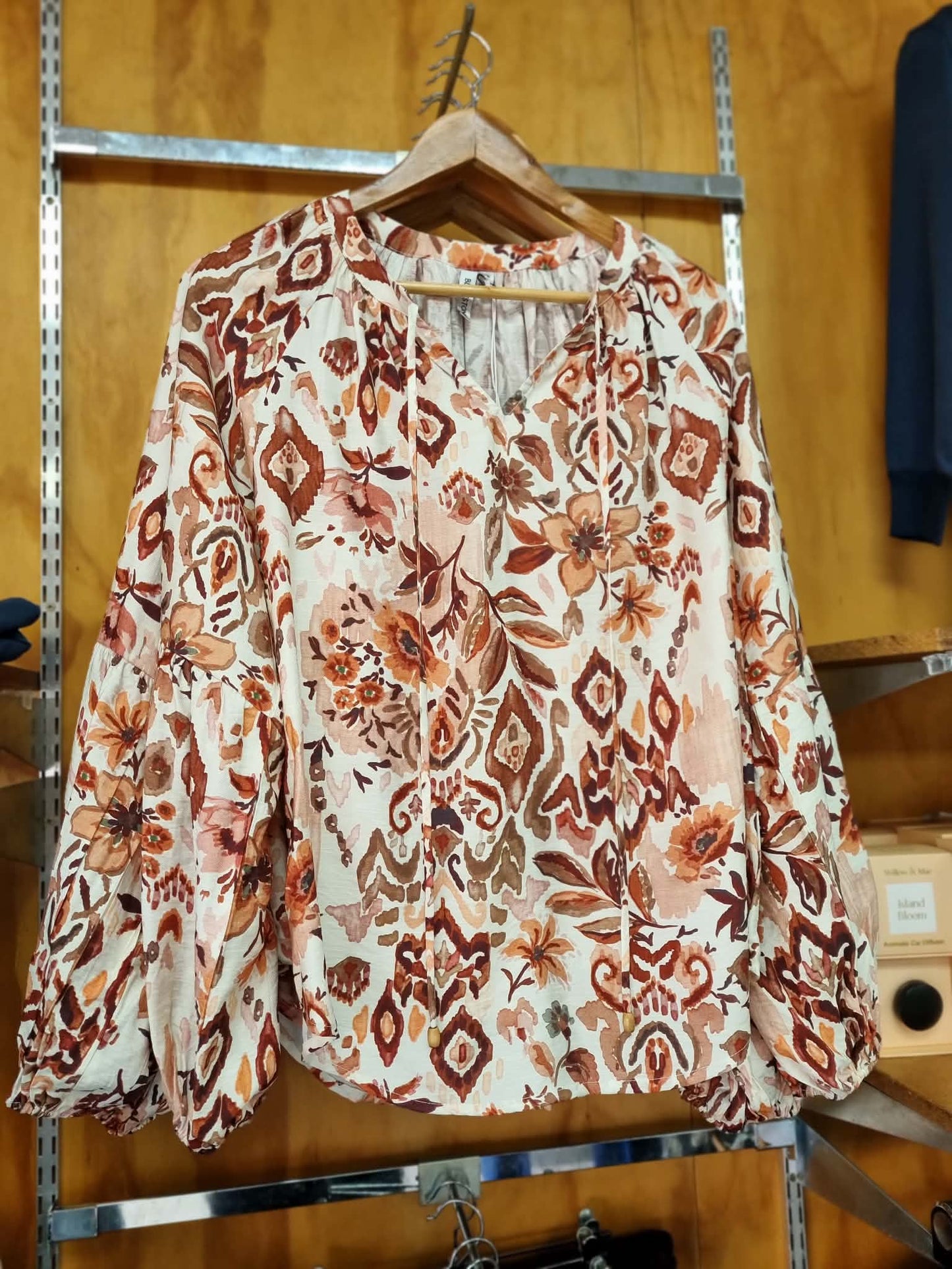 BLACKSTONE Monica Gathered Sleeve Top Shiraz Floral