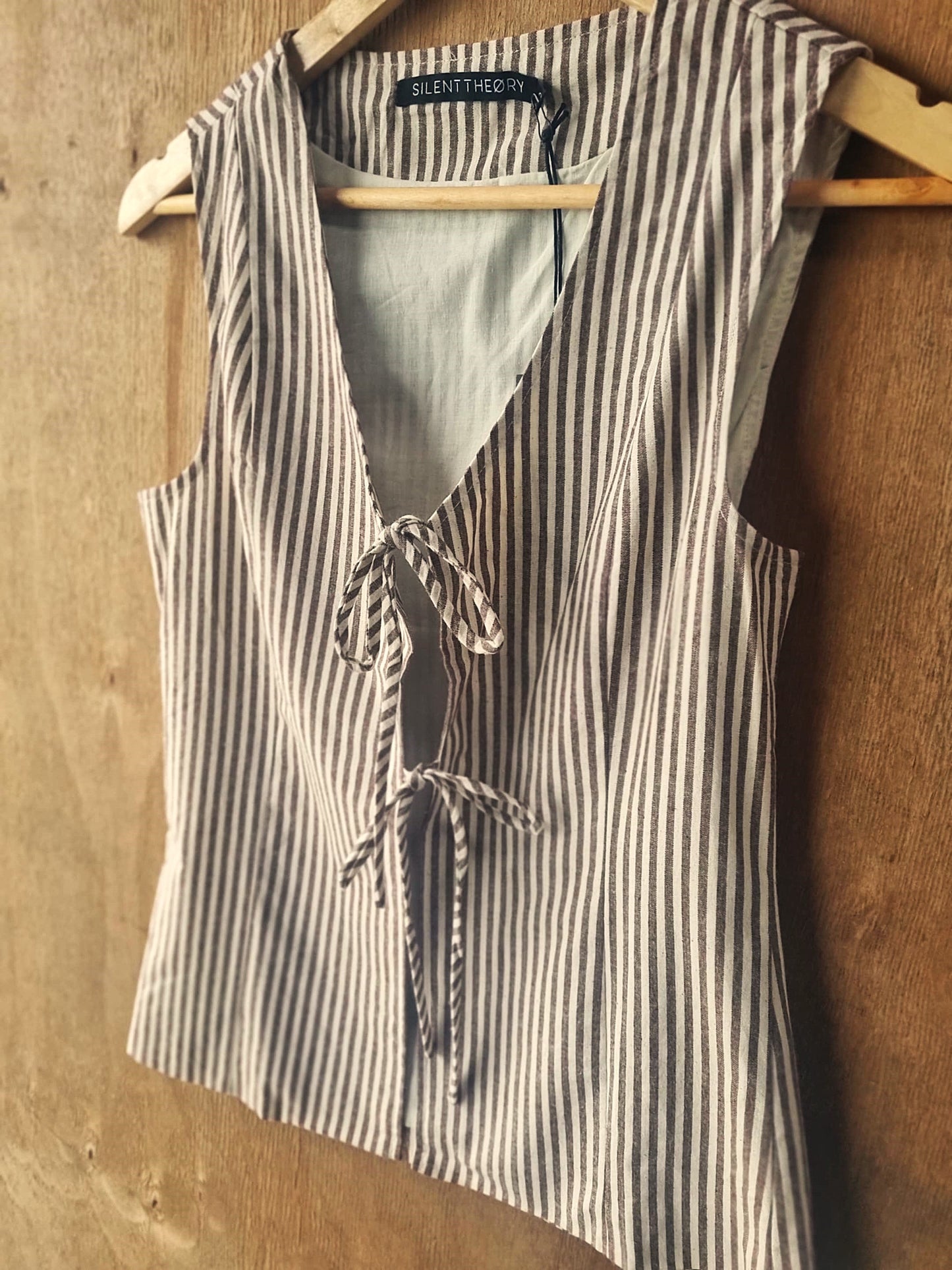 SILENT THEORY Sunday Tie Top Chocolate Stripe