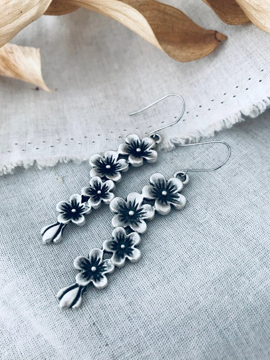 TWIGG JEWELLERY Cascading Flower Earrings