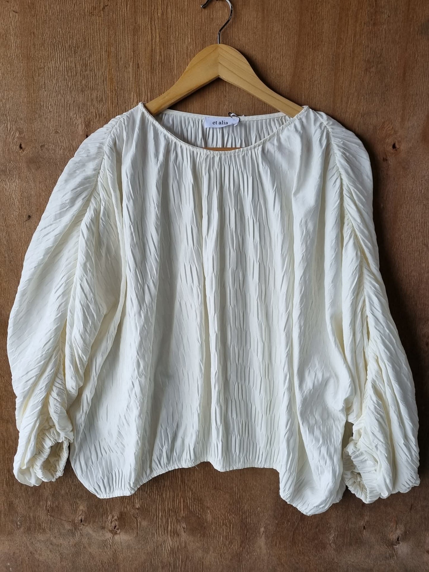 ET ALIA Aura Top Oversize Blanc Pleat Cream